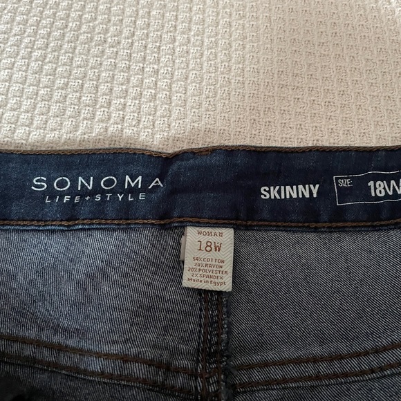 2 pair skinny jeans - Picture 2 of 3